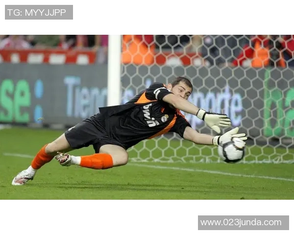 足球明星受伤瞬间的真实记录与背后故事揭秘