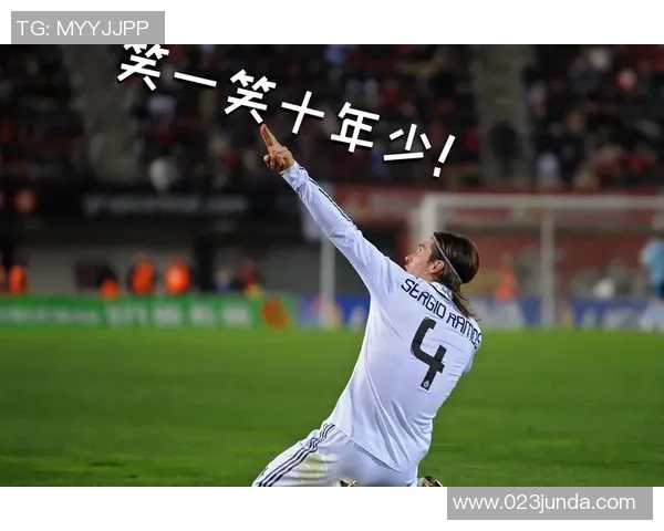 搞笑模仿足球明星带球瞬间让你捧腹大笑的精彩时刻合集